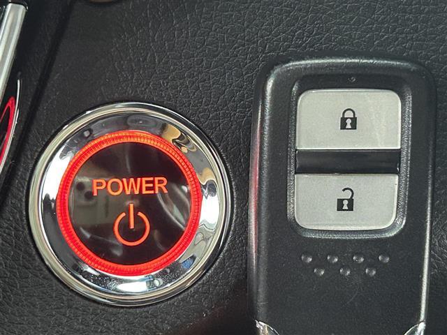 【付属品】このクルマ限定で使える装備品が付いています！使い方などはぜひ実際に店舗にお越しいただき、専門スタッフにお尋ねください！