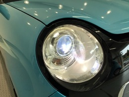 【HIDヘッドライト】夜道や雨天走行が明るく視界良好！！HID（ディスチャージ）ヘッドライト装備です！安心ドライブを楽しんで下さい♪明るいほうが、運転疲労を軽減できます♪