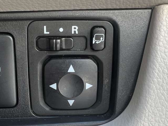 【運転席操作部】快適なドライブを楽しむための機能が装備されています！運転席から触れるので、使いやすいです！除菌プランいれていただくと、さらに清潔で安心していただけます！