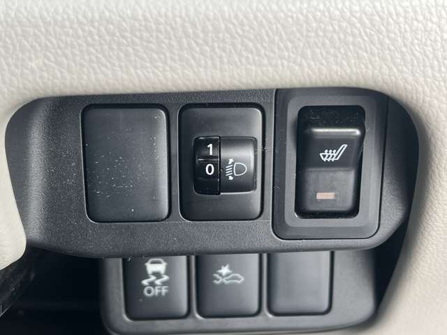 【運転席操作部】快適なドライブを楽しむための機能が装備されています！運転席から触れるので、使いやすいです！除菌プランいれていただくと、さらに清潔で安心していただけます！
