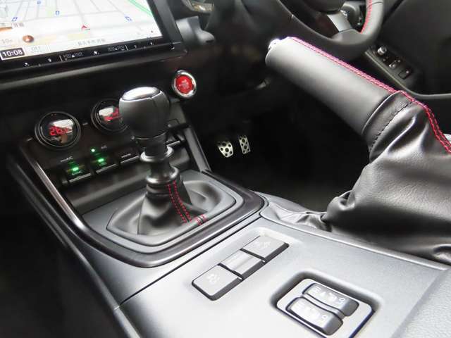 ★アフターパーツの取付け、ご相談もお任せ下さい！！★経験知識豊富なスタッフ達が貴方の愛車の【ドレスアップ】・【チューニング】のお手伝いをさせて頂きます！！★【自社指定工場】完備しています！！