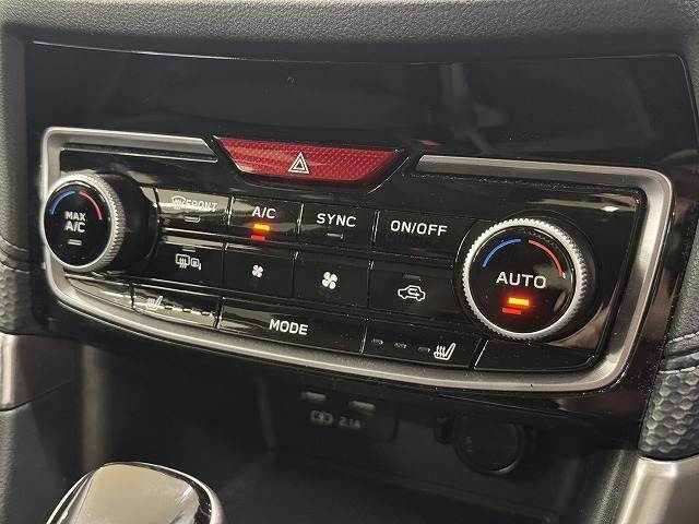 【オートエアコン】車内温度をセンサーが感知してご希望の車内温度になるよう、風量も自動で調整してくれます☆