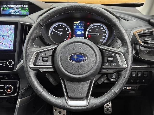 【ステアリングスイッチ】を装備しております。オーディオ操作をハンドルで行うことが可能です。