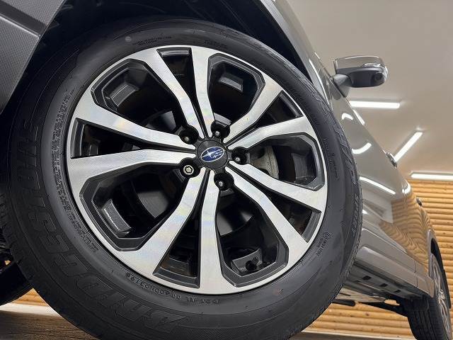 【純正18インチアルミホイール】装着です！社外AWやスタッドレス等もご相談下さい。