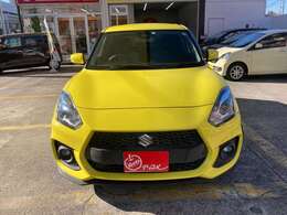 希望ナンバーや社外ナビの取付、当店オススメのガラスポリマーコーティングなどオプションも多数！気になる箇所の板金なども承りますので何かございましたらお気軽にスタッフにお申し付けくださいませ！