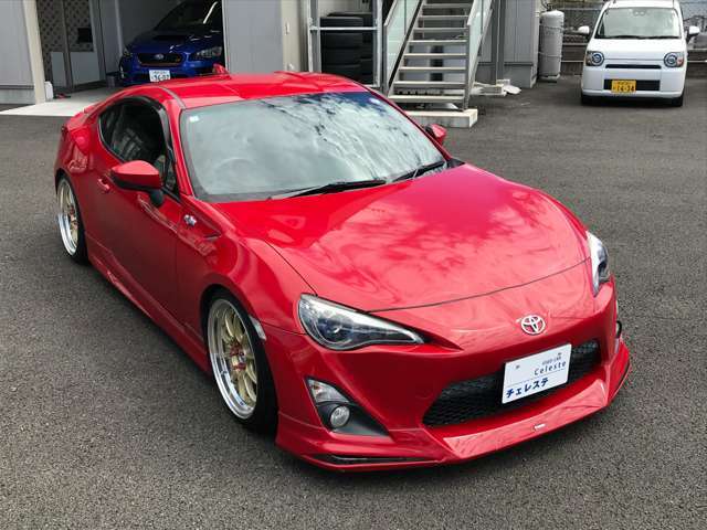 モデリスタエアロを装備。