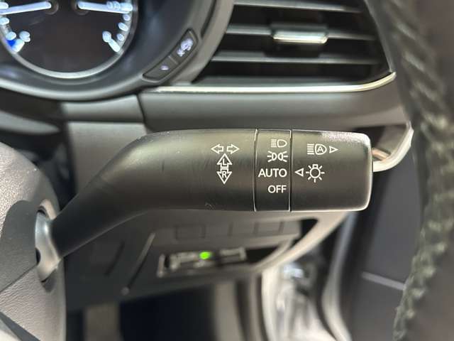 オートライト装備車両です。
