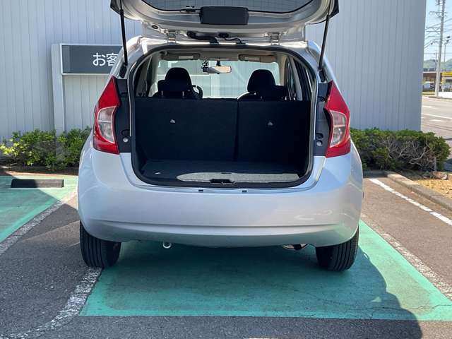 大きく開くリヤハッチ,荷物スペースも確保できます