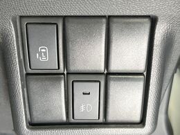 【パワースライドドア】スマートキーや運転席のスイッチでスライドドアの開閉が可能♪電動だから力を入れてドアを開ける必要が無く、小さいお子様でも、重い荷物を持っている時もラクに開け閉めできます♪