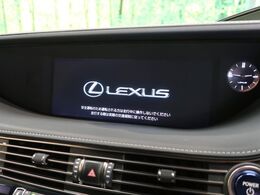 【12.3インチワイドナビ】高級感とインパクトのある大型ワイドナビを装備。各種オーディオ操作はもちろん、横長ワイド画面でのマップ2分割表示など、利便性も高いナビです♪