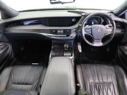 グループ総在庫数約30，000台！！全国の系列店からメーカー・車種問わずご紹介出来るので、あなたにピッタリのお車が見つかるはずです♪まずはお問い合わせ下さい☆