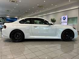 日本全国ご納車可能です。　遠方の方もご安心ください。お客様の管轄の陸運事務所にてご登録後、ご自宅までお車をお持ちいたします。弊社では、北海道から沖縄まで全国に販売実績がございます。