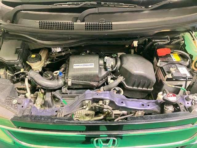 【エンジンルーム】不具合等はエンジンルームで確認できる場合も多いです。コンディションのチェックや維持の面でとってもプラスです！