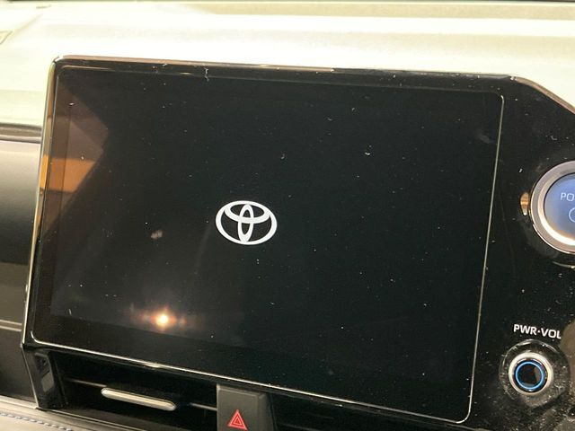 【純正10.5型ナビ機能付きディスプレイオーディオ】ナビ機能搭載の他、お持ちのスマートフォンと連携して、ナビやbluetoothでの音楽再生が可能です♪デザインはもちろん操作性も良好！
