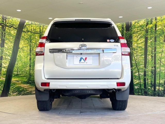 安心の最長10年・走行無制限保証（有償）をご用意。保証内容も充実はもちろん、無料点検＆オイル交換や、年中無休の全国・24時間ロードサービスも付帯されておりますのでご安心下さい。