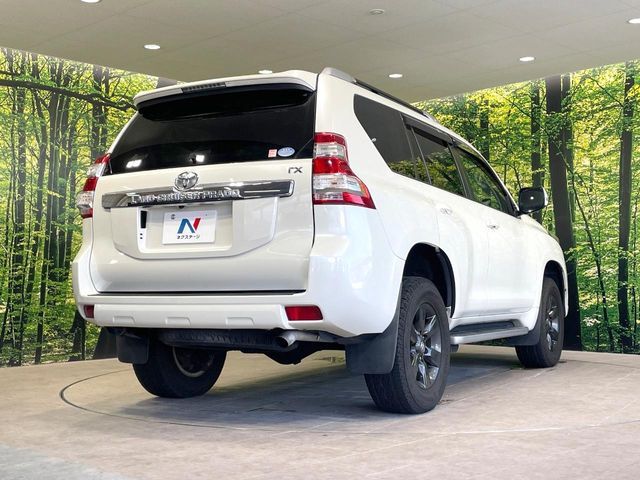 ☆全国のネクステージからお取り寄せが可能※！遠方の店舗に展示してあるクルマが気になる場合も、最寄りの店舗でご覧いただくことが可能です！是非私たちに要望をお聞かせください！※別途費用