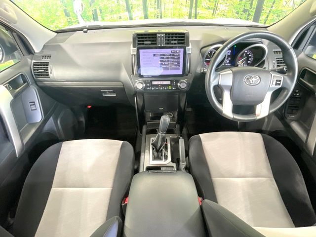 グループ総在庫数約30，000台！！全国の系列店からメーカー・車種問わずご紹介出来るので、あなたにピッタリのお車が見つかるはずです♪まずはお問い合わせ下さい☆