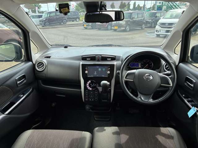 ★当社は車両販売から自社工場での整備・車検・鈑金、万が一のロードサービスにも対応！現金・分割ローンまで幅広いお支払い！任意保険の専門部署まで完備。