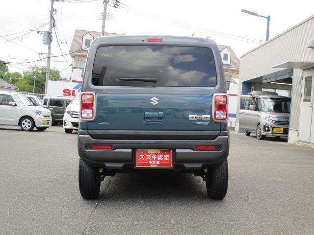 個性的なバックビュー。街中でも自然の中でも大活躍！思わず遊びに出たくなっちゃいますね♪