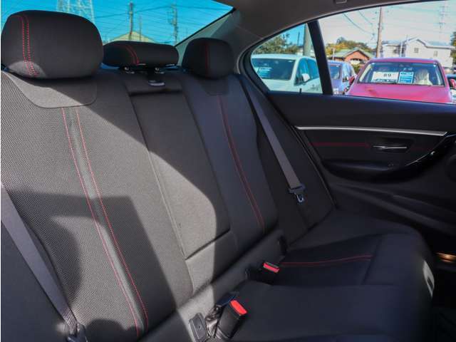 自動車保険のご案内も可能です。購入店でご加入いただきますと、万一の事故や故障の際にも安心です。