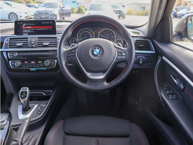 車両販売以外にも整備や車検、鈑金、ドラレコや社外ナビ取り付け、ガラスコーティング施工なども専門店ならではの安心価格にて対応可能です。