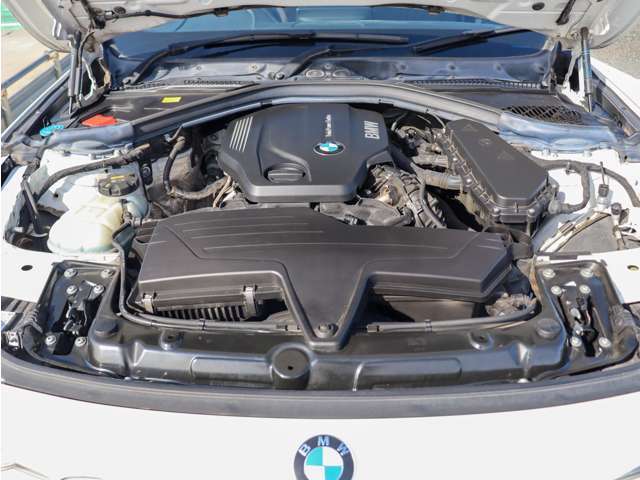 国土交通省認証自社整備工場にてご購入後の手厚いサポート体制も整えております。車検や修理も是非お任せ下さい。