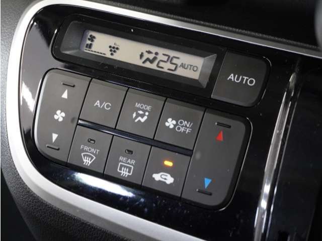 【プラズマクラスター技術搭載フルオートエアコン】空気の浄化や脱臭だけでなく、お肌にもうれしい効果のあるプラズマクラスター技術を搭載したエアコンです。