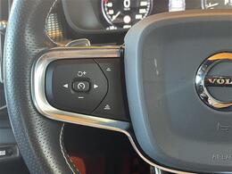 【運転席操作部】『運転席周辺の装備』の画像になります。快適なドライブを楽しむための機能が装備されています！運転席から触れるので使いやすいです！