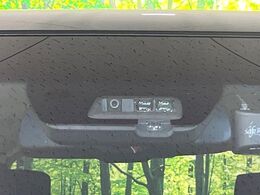 【三菱e-Assist】走行中に前方の車両等を認識し、衝突しそうな時は警報とブレーキで衝突回避と被害軽減をアシスト。より安全にドライブをお楽しみいただけます。