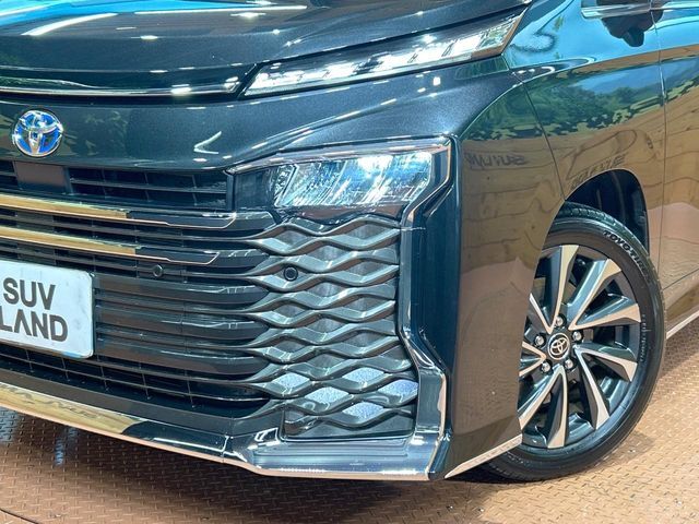 【LEDヘッドライト】悪天候や夜間走行時も良好な視界を確保し安心して運転できる高輝度LEDヘッドライトを装備！点灯速度が早く、消費電力も抑えられています。