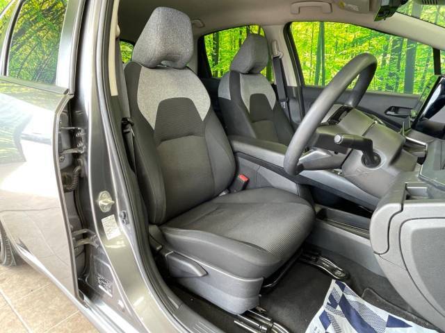 運転席シート廻りは使用感も少なく、良好な状態となっています。丁寧に使われていたことがよくわかりますね。
