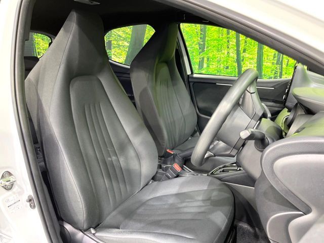運転席シート廻りは使用感も少なく、良好な状態となっています。丁寧に使われていたことがよくわかりますね。