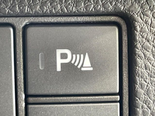 【クリアランスソナー】バンパーに付いたセンサーが障害物を検知！一定の距離に近づくとアラートで教えてくれます♪狭い駐車スペースや車庫入れ時も安心ですね☆