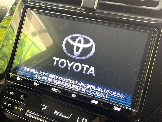 【純正9型ナビ】人気の純正ナビを装備しております。ナビの使いやすさはもちろん、オーディオ機能も充実！キャンプや旅行はもちろん、通勤や買い物など普段のドライブも楽しくなるはず♪