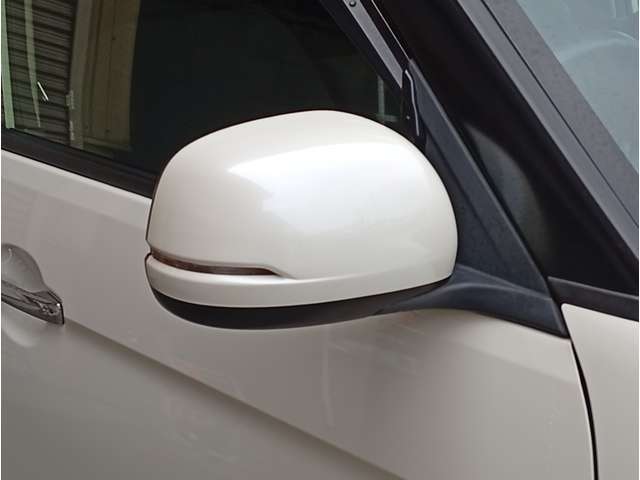 ボディ同色カラード電動格納ミラー！！