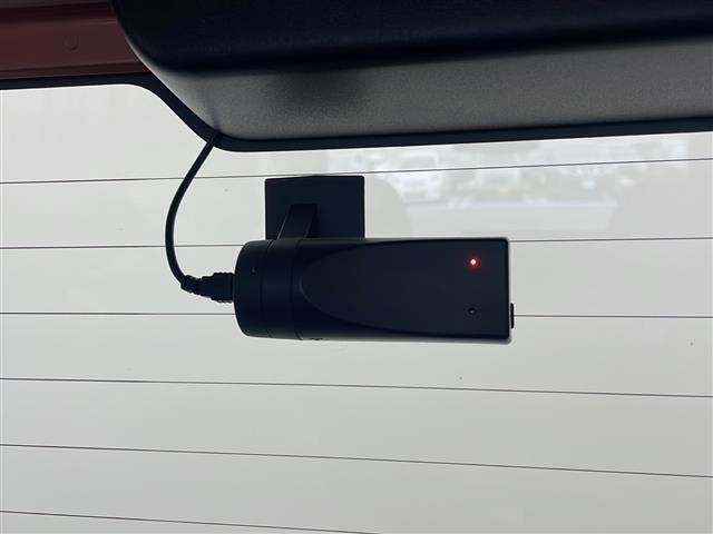 【ドライブレコーダー】映像・音声などの運転中の記録を残します。事故などを起こした起こされた時の証拠になりえますので、もしも時でも安心ですね。