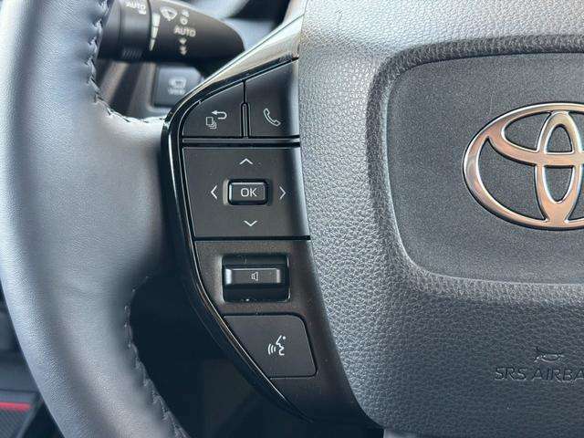 ステアリングスイッチは運転中、前方から目線をそらすことなく、オーディオ等の操作が可能な便利機能！安心＆快適なドライブを演出してくれます。