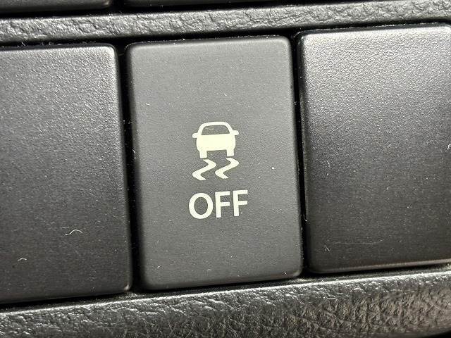 【横滑り防止装置】万が一の時に車の車両姿勢が乱れて横滑りなどの不安定な状態を抑え、車両の姿勢を安定させるシステムです。