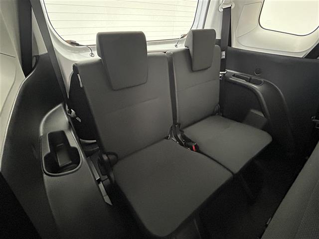 【後部座席】『後部座席周辺』の画像になります。写真の内容に関してご不明点、ご質問等がございましたらお気軽にガリバー店舗までお問い合わせください。