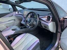 おしゃれな車内空間