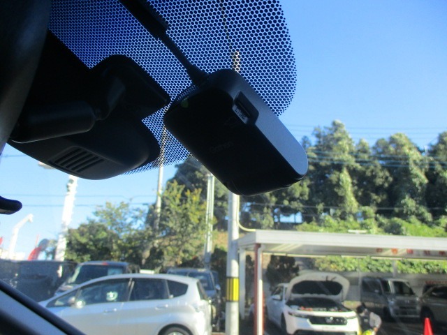 ドライブレコーダーが装備されております。