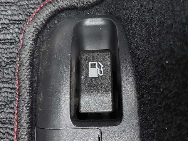 【運転席操作部】『運転席周辺の装備』の画像になります。快適なドライブを楽しむための機能が装備されています！運転席から触れるので使いやすいです！