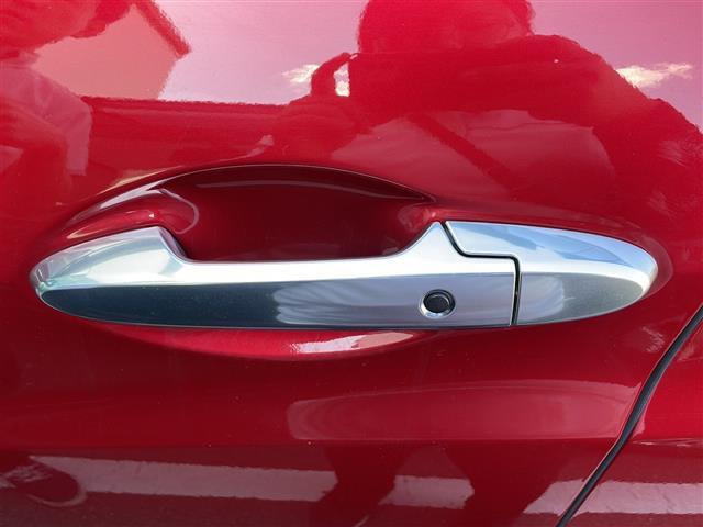 【ドライブレコーダー】もしも事故に巻き込まれた時に目撃者がいなかったら...危険なあおり運転に遭遇したら...そんな時の役に立つドライブレコーダーも取り扱っております！※別途有料です。