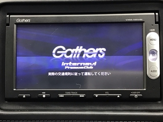 ホンダ純正ギャザズメモリーインターナビ付きです！CD・DVD再生、ワンセグTV視聴、Bluetooth接続可能です！