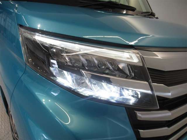 ご覧の車両以外にも多数のU-CARを展示販売しております。