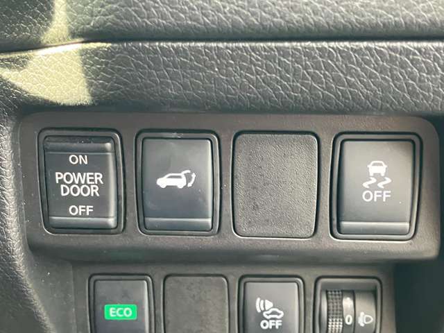 【運転席操作部】運転に役立つ機能ばかり！快適なドライブにしてくれること間違いなし！！
