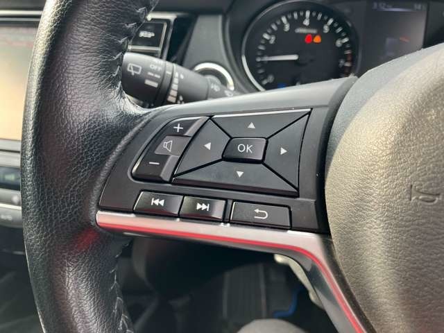 【運転席操作部】運転に役立つ機能ばかり！快適なドライブにしてくれること間違いなし！！