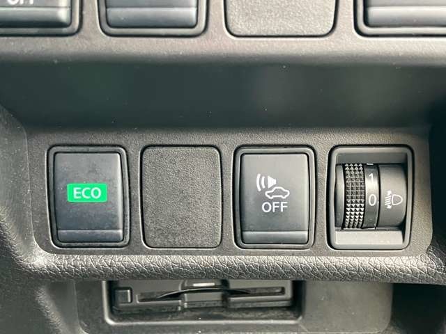 【運転席操作部】運転に役立つ機能ばかり！快適なドライブにしてくれること間違いなし！！