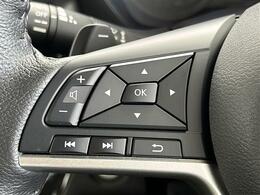 【ステアリングスイッチ】手元のボタンから、オーディオやナビなどの操作ができるので、よそ見をせずに安全に運転に集中できます！