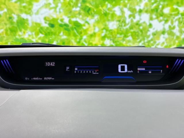 WECARSの展示場では実際に見て、触ってお車をお選びいただけます！知識の豊富な営業スタッフが様々なカーライフをご提案いたします！